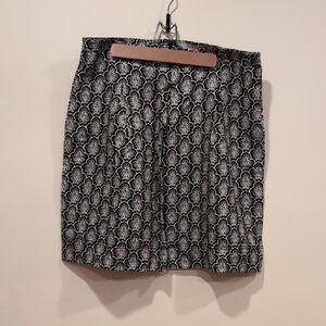LOFT Black and White Patterned Pencil Skirt